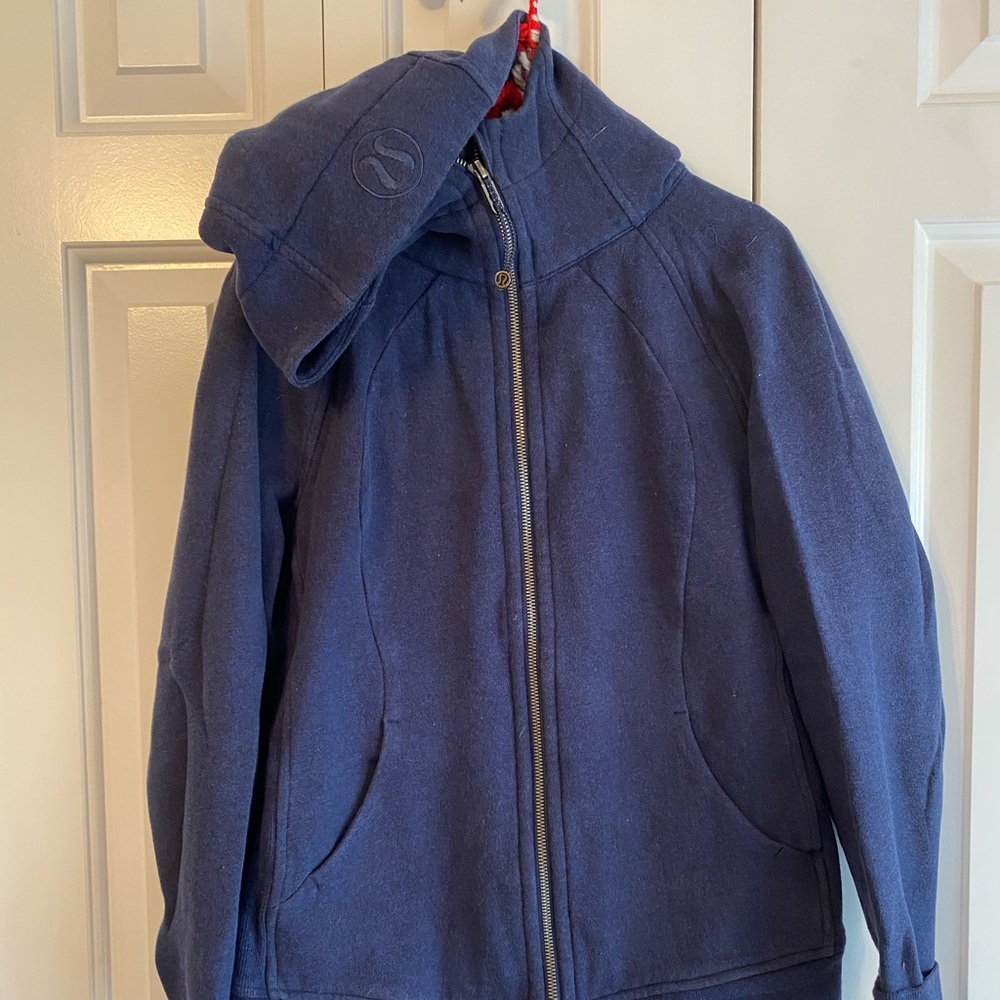 Lululemon sweatshirt